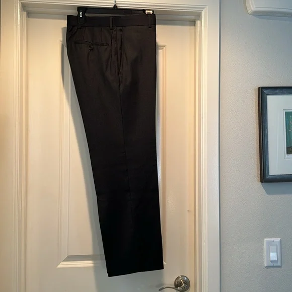 Hugo Boss Super 100 Suit (pants + jacket) charcoal grey, size 40 - Picture 5 of 7